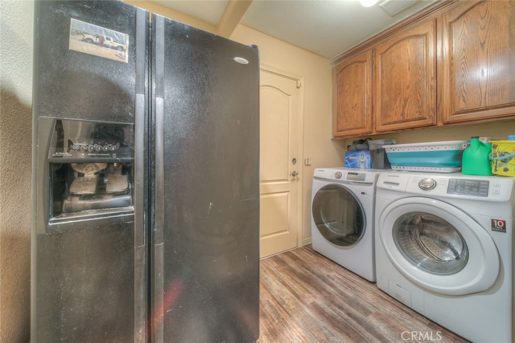 57775 Bailey Road Anza, CA 92539 - Photo 41 of 55 a utility room with dryer and washer