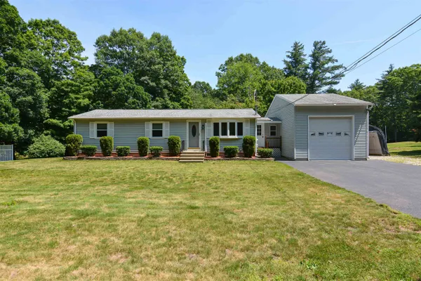 $559,900 | 73 Brown Hill Road, Hampstead, NH 03826