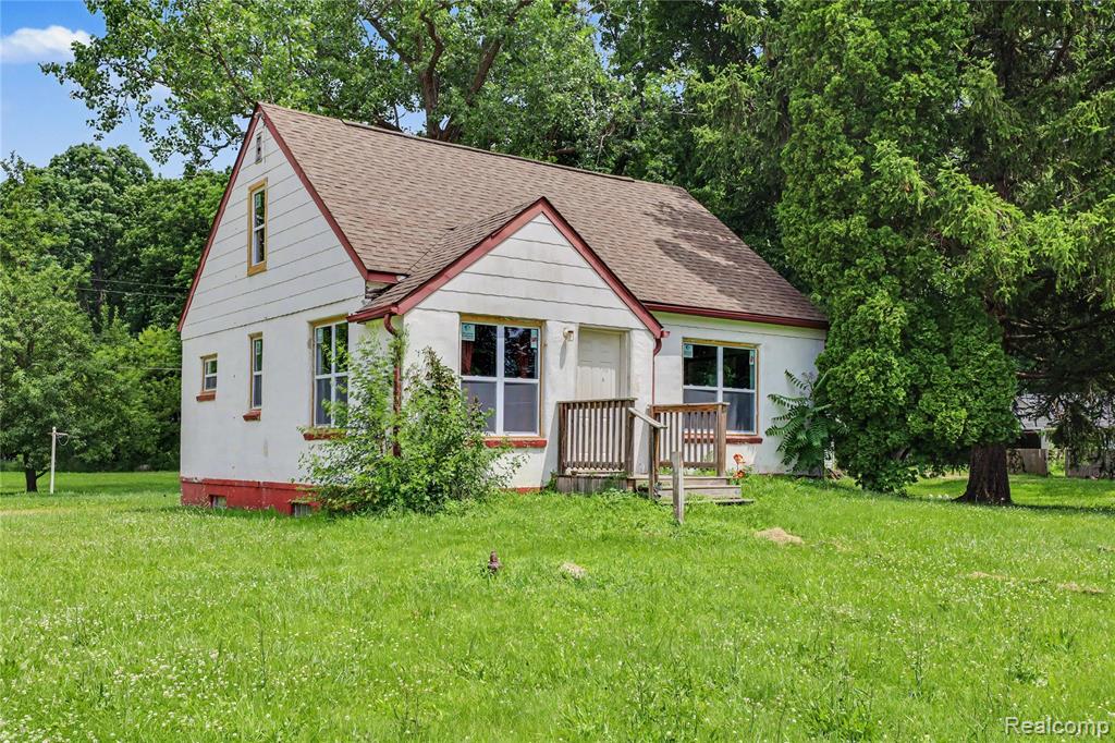 5388 Davison Road Lapeer, MI 48446 - Photo 21 of 48
