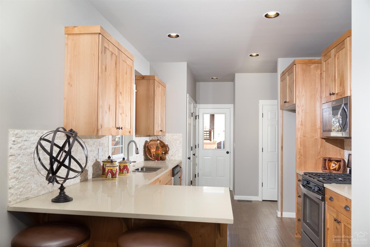 62685 Hawkview Road Bend, OR 97701 - Photo 6 of 9 Gallery Image 6