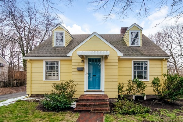 11 Chase Road Waltham, MA 02452 - Photo 1 of 12 Gallery Image 1