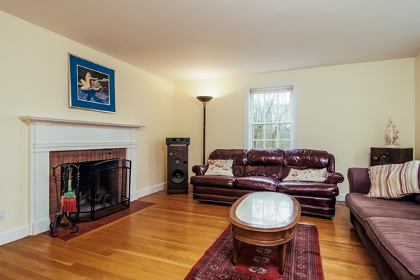 11 Chase Road Waltham, MA 02452 - Photo 2 of 12 Gallery Image 2