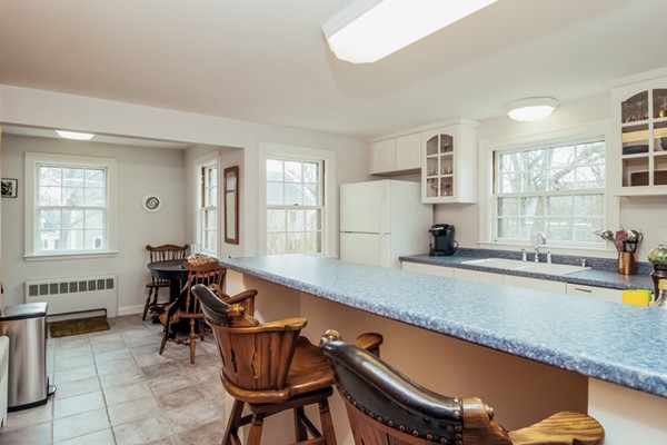11 Chase Road Waltham, MA 02452 - Photo 3 of 12 Gallery Image 3