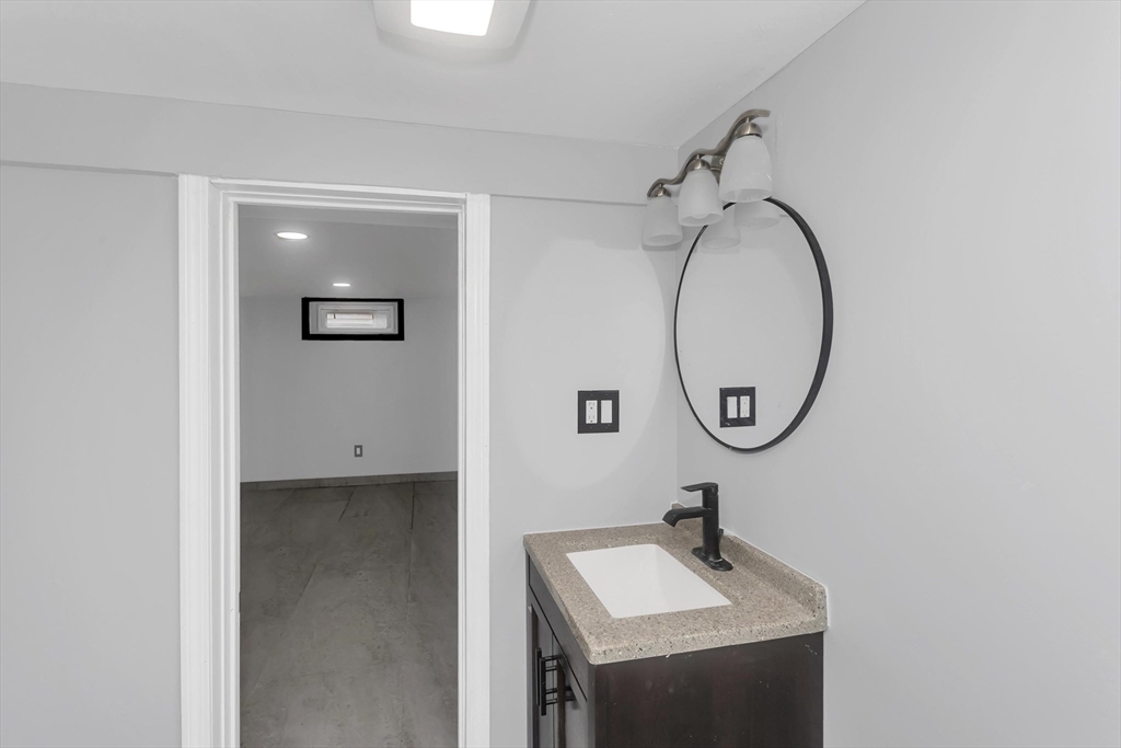 49 Bennett Street Chicopee, MA 01013 - Photo 36 of 41