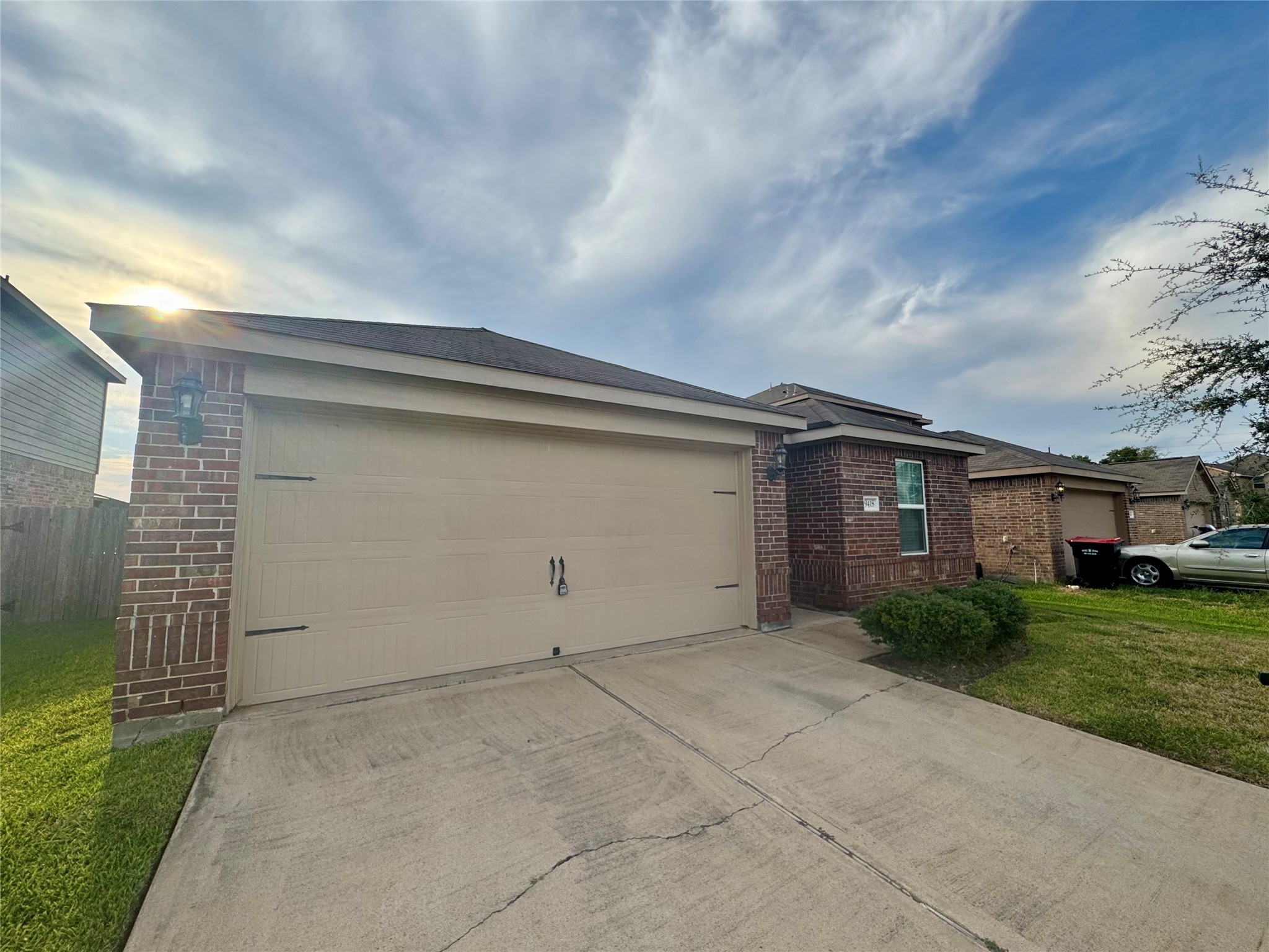 9418 Sky Blue Drive Rosharon, TX 77583 - Photo 2 of 12 Gallery Image 2