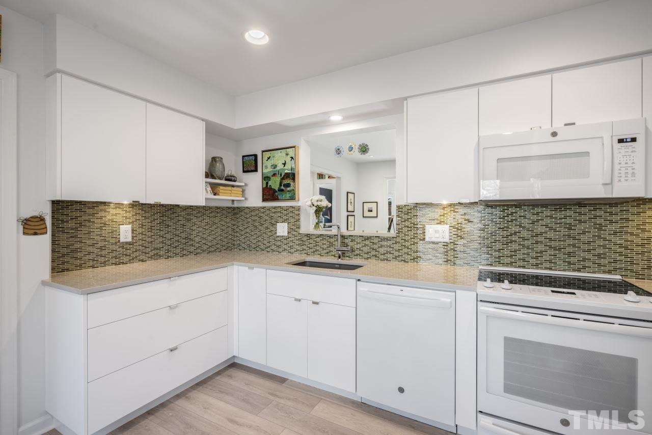 1403 Mapleside Court Raleigh, NC 27609 - Photo 13 of 29