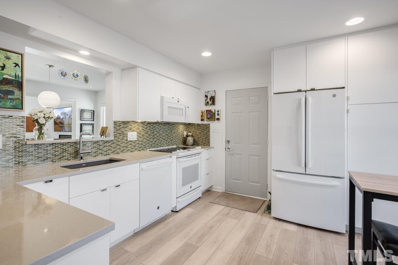 1403 Mapleside Court Raleigh, NC 27609 - Photo 14 of 29