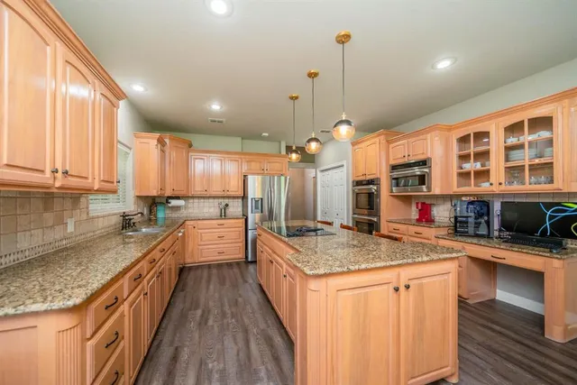 $637,000 | 110 Kayla Lane, Longview, TX 75602