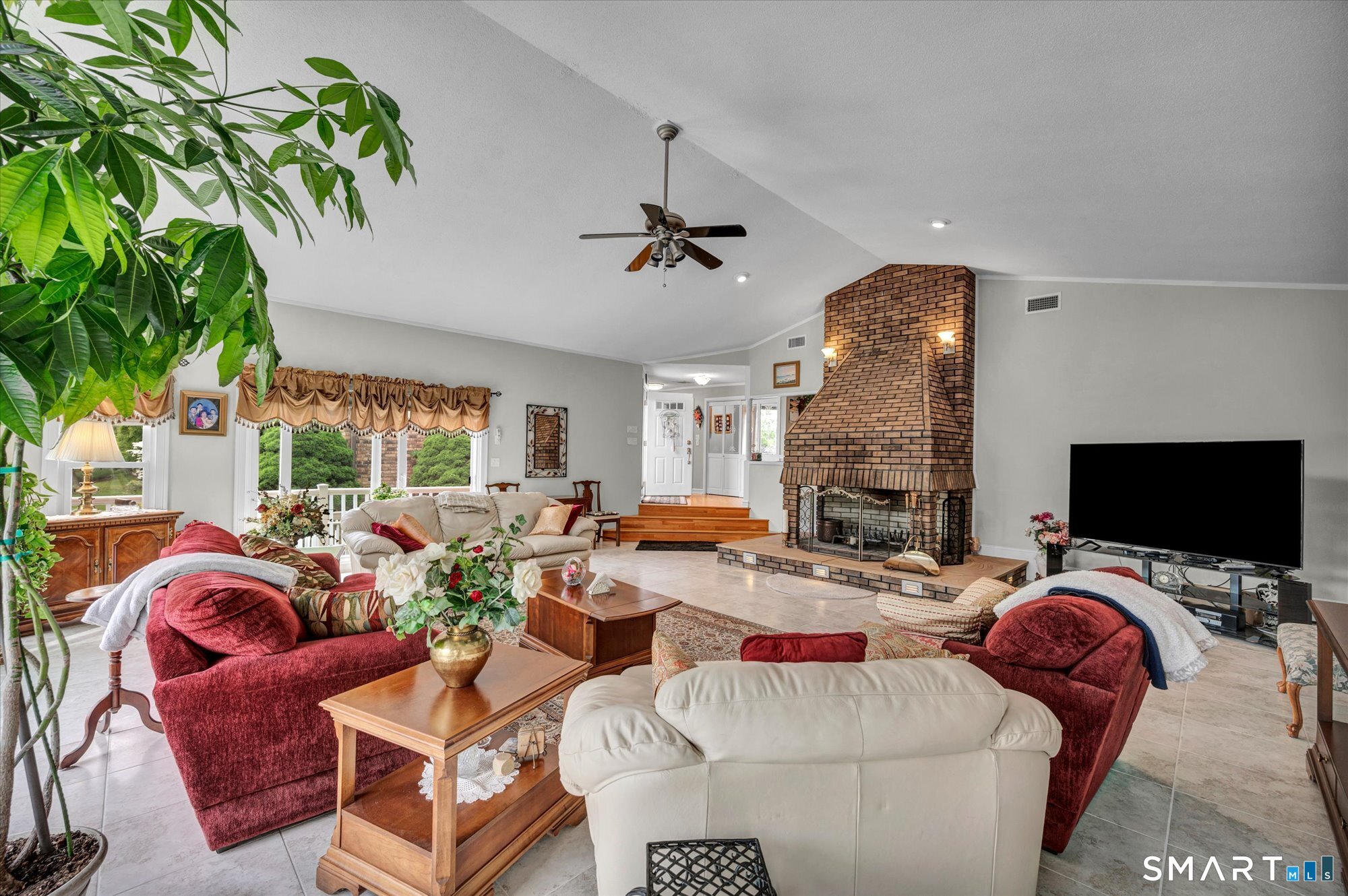 18 Grantham Road Wallingford, CT 06492 - Photo 8 of 40