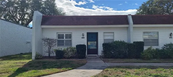 $1,300 | 13850 Oakwood Lane, Seminole, FL 33776