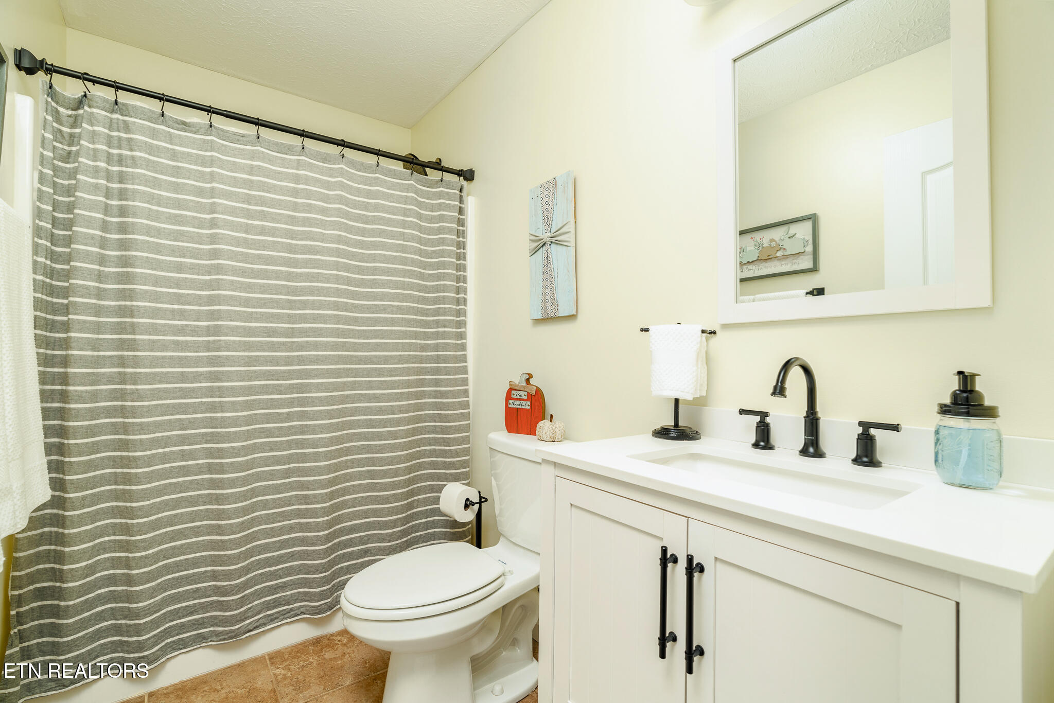 5925 Short Road Northwest Knoxville, TN 37921 - Photo 15 of 27 Bath