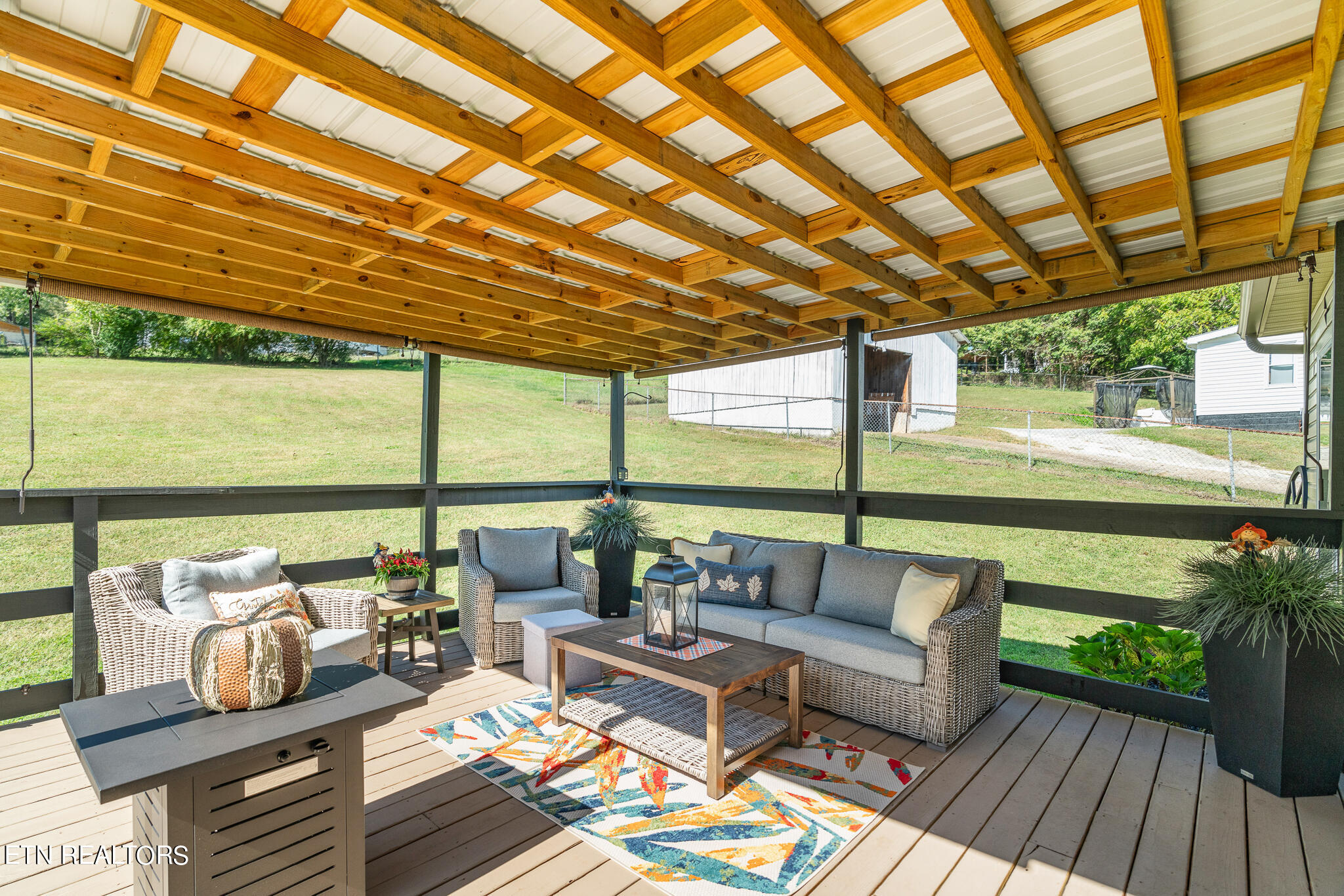 5925 Short Road Northwest Knoxville, TN 37921 - Photo 19 of 27 Covered rear deck