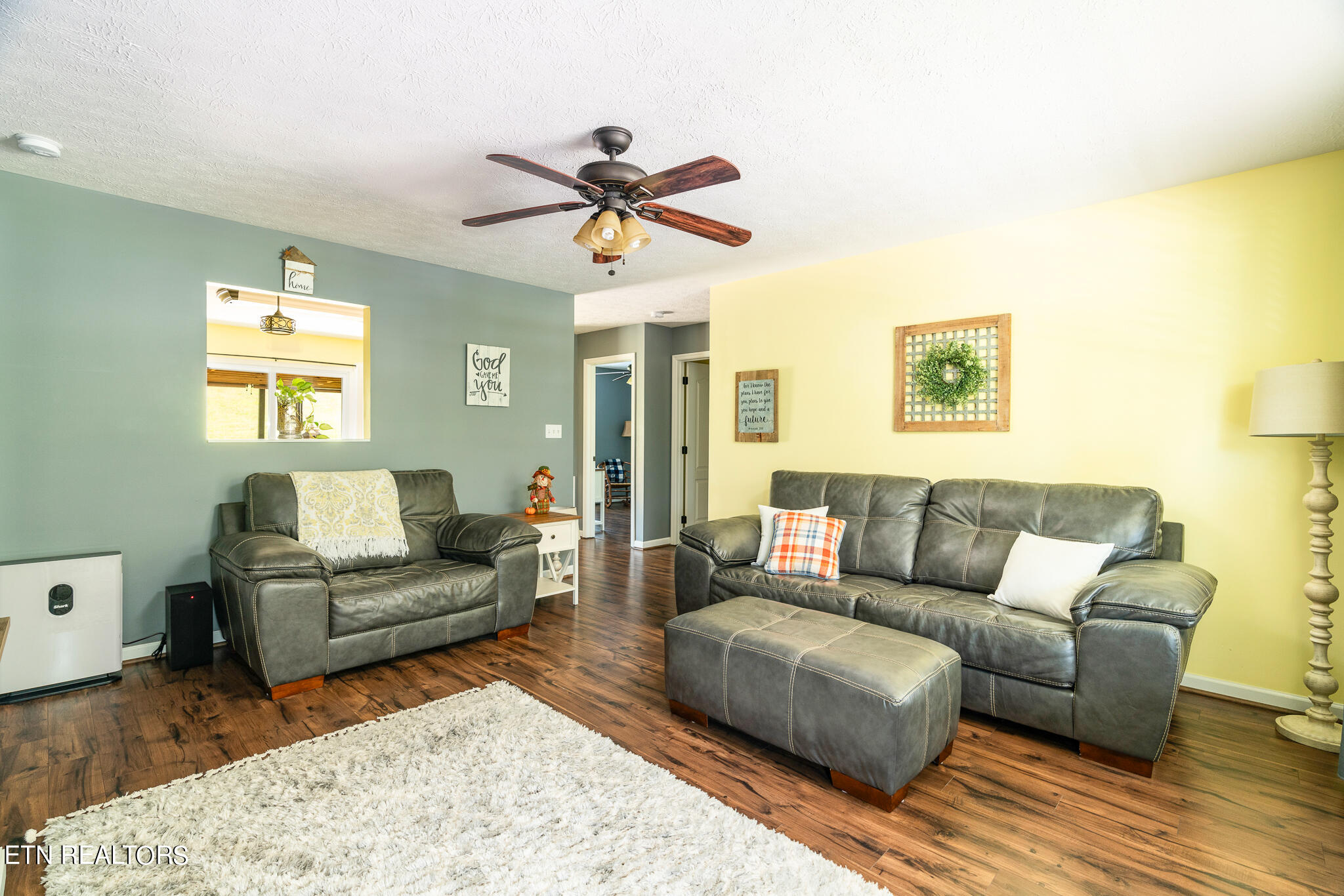5925 Short Road Northwest Knoxville, TN 37921 - Photo 6 of 27 Living Rm
