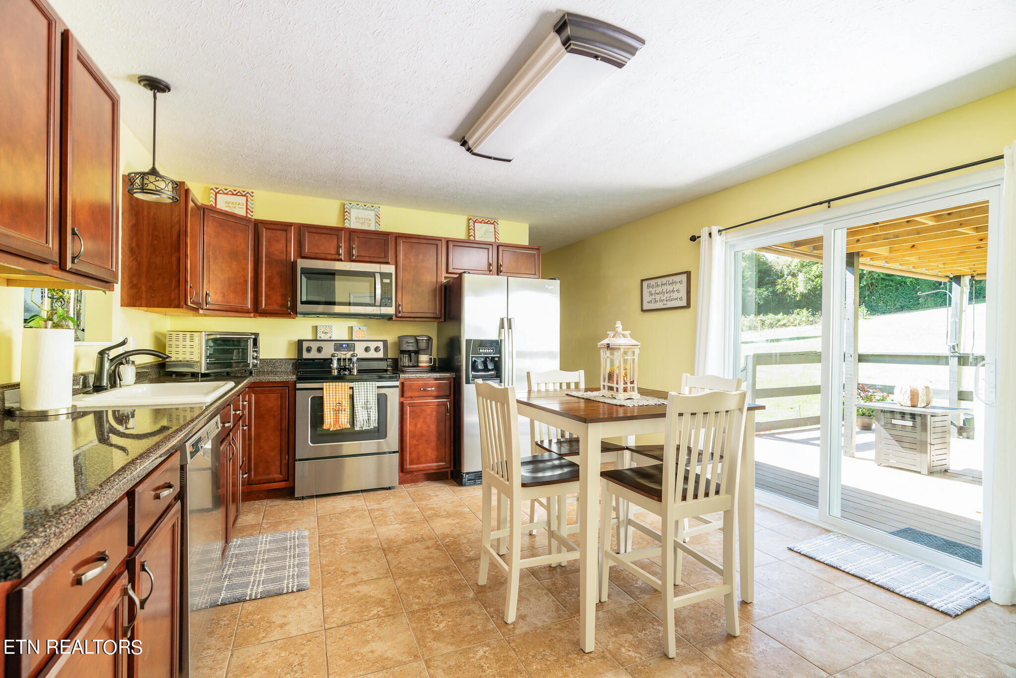 5925 Short Road Northwest Knoxville, TN 37921 - Photo 7 of 27 Kitchen