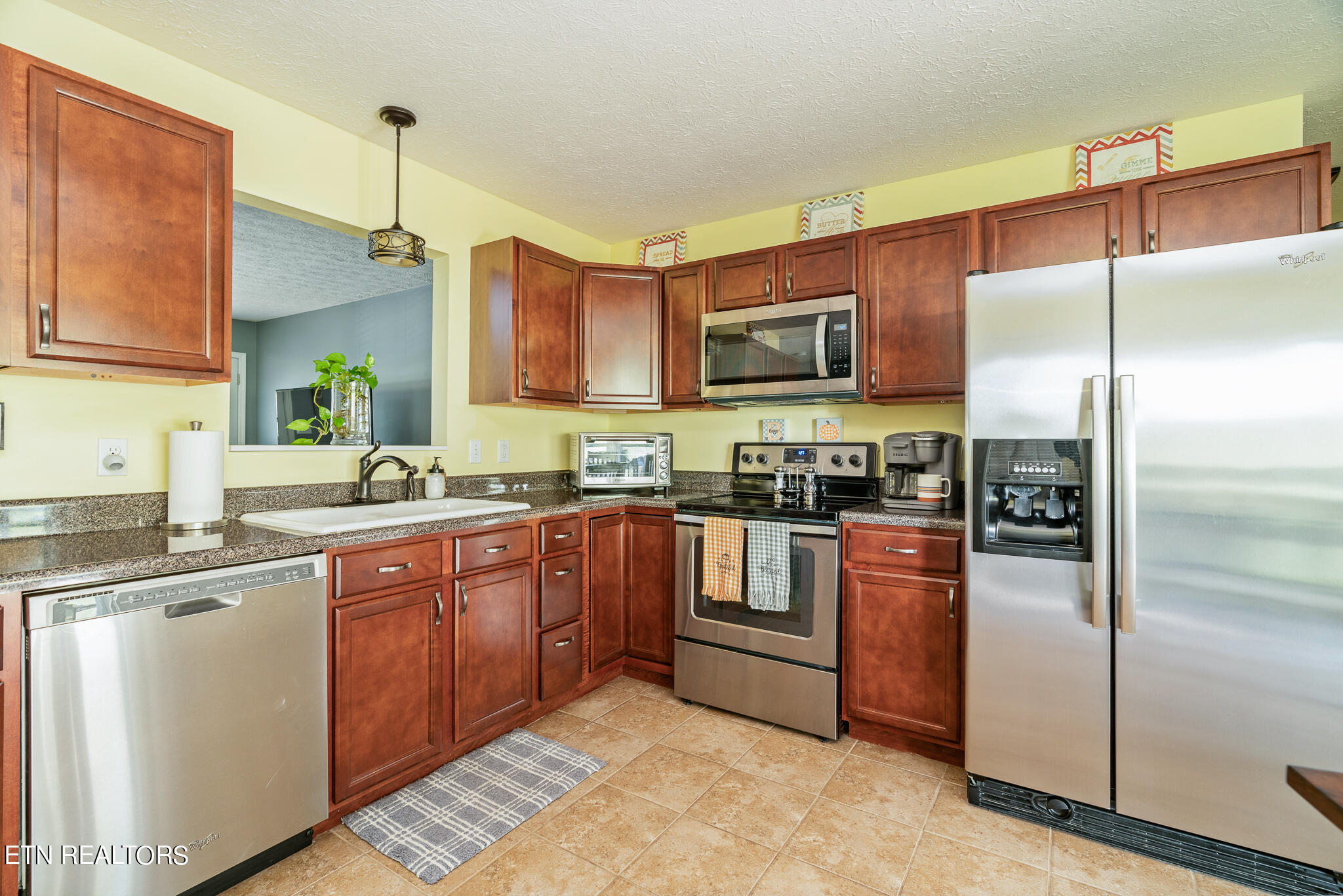 5925 Short Road Northwest Knoxville, TN 37921 - Photo 8 of 27 Kitchen