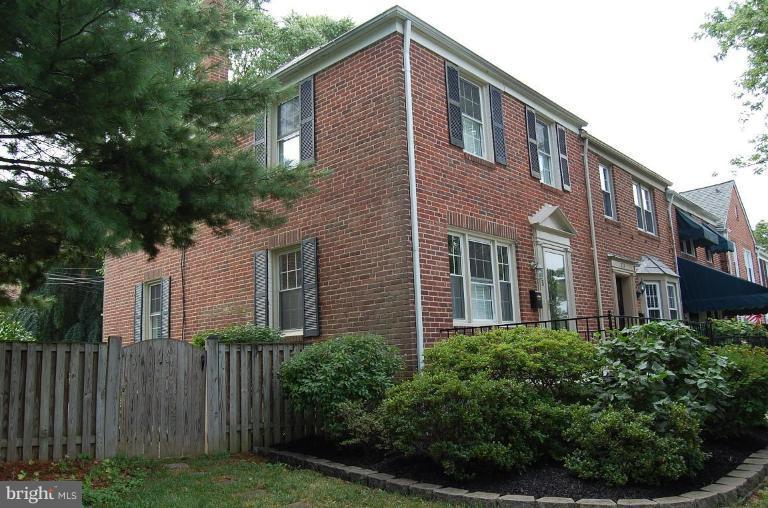 135 Stanmore Road Baltimore, MD 21212 - Photo 3 of 30 a front view of a house with yard