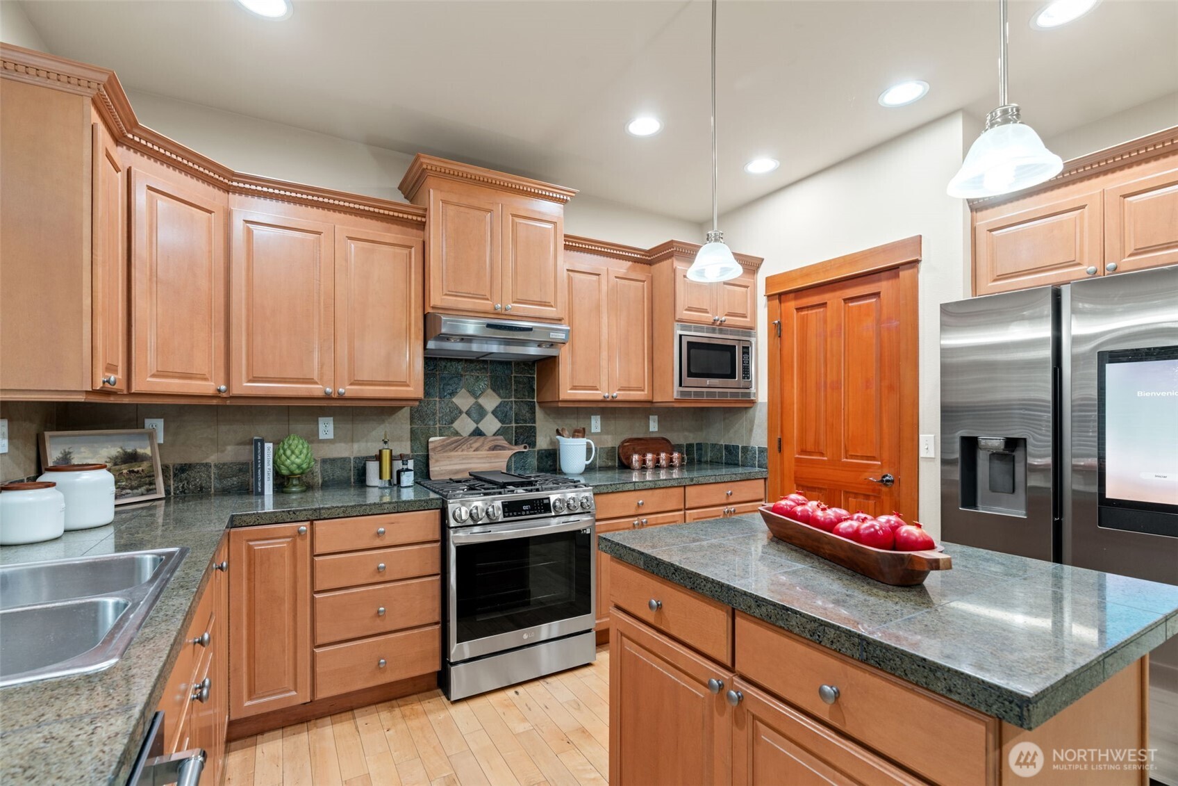 23504 9th Avenue Southeast Bothell, WA 98021 - Photo 12 of 38