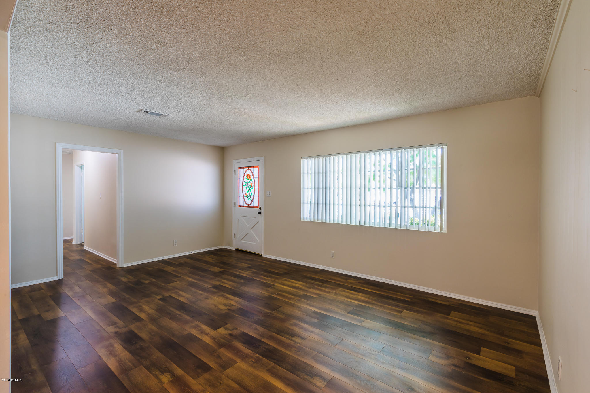 4172 Helene Street Simi Valley, CA 93063 - Photo 8 of 44 763A0141