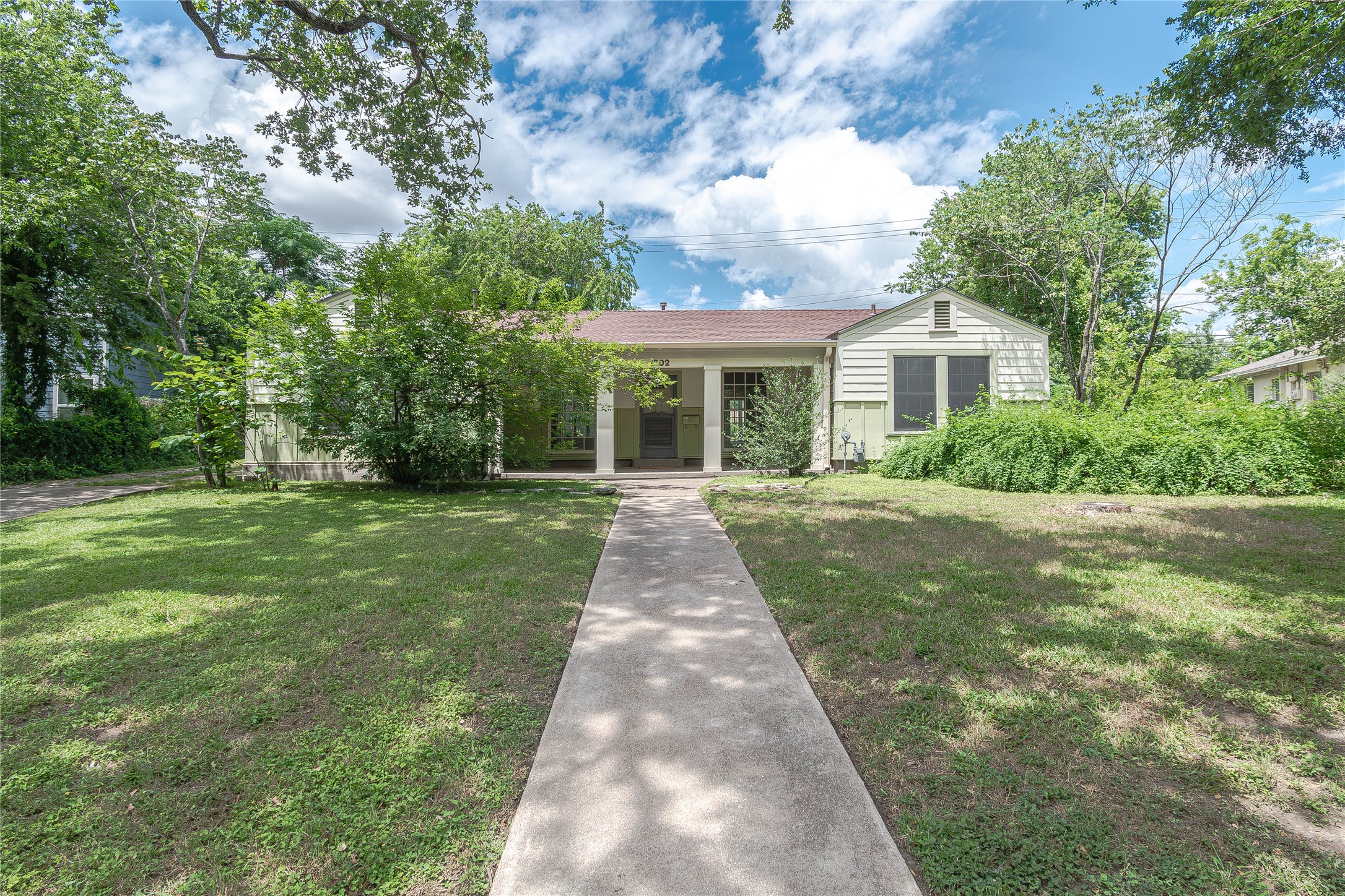 1202 Norwood Road Austin, TX 78722 - Photo 4 of 37