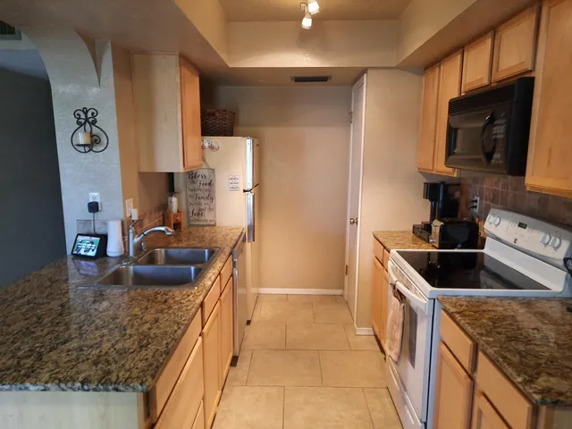 $1,800 | 1861 Montana Vista, Unit A, Lake Havasu City, AZ 86403