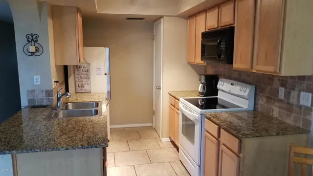 $1,800 | 1861 Montana Vista, Unit A, Lake Havasu City, AZ 86403