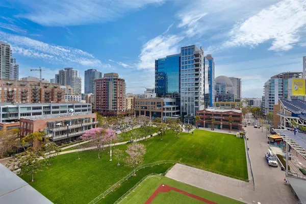 $6,995 | 325 7th Avenue, Unit 2101, San Diego, CA 92101