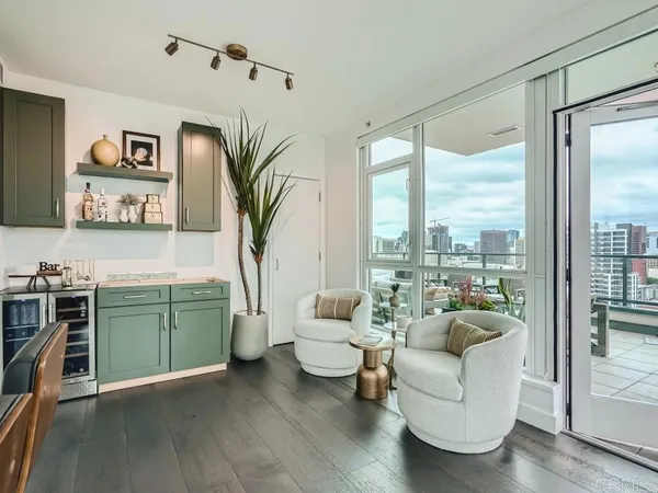 $6,995 | 325 7th Avenue, Unit 2101, San Diego, CA 92101