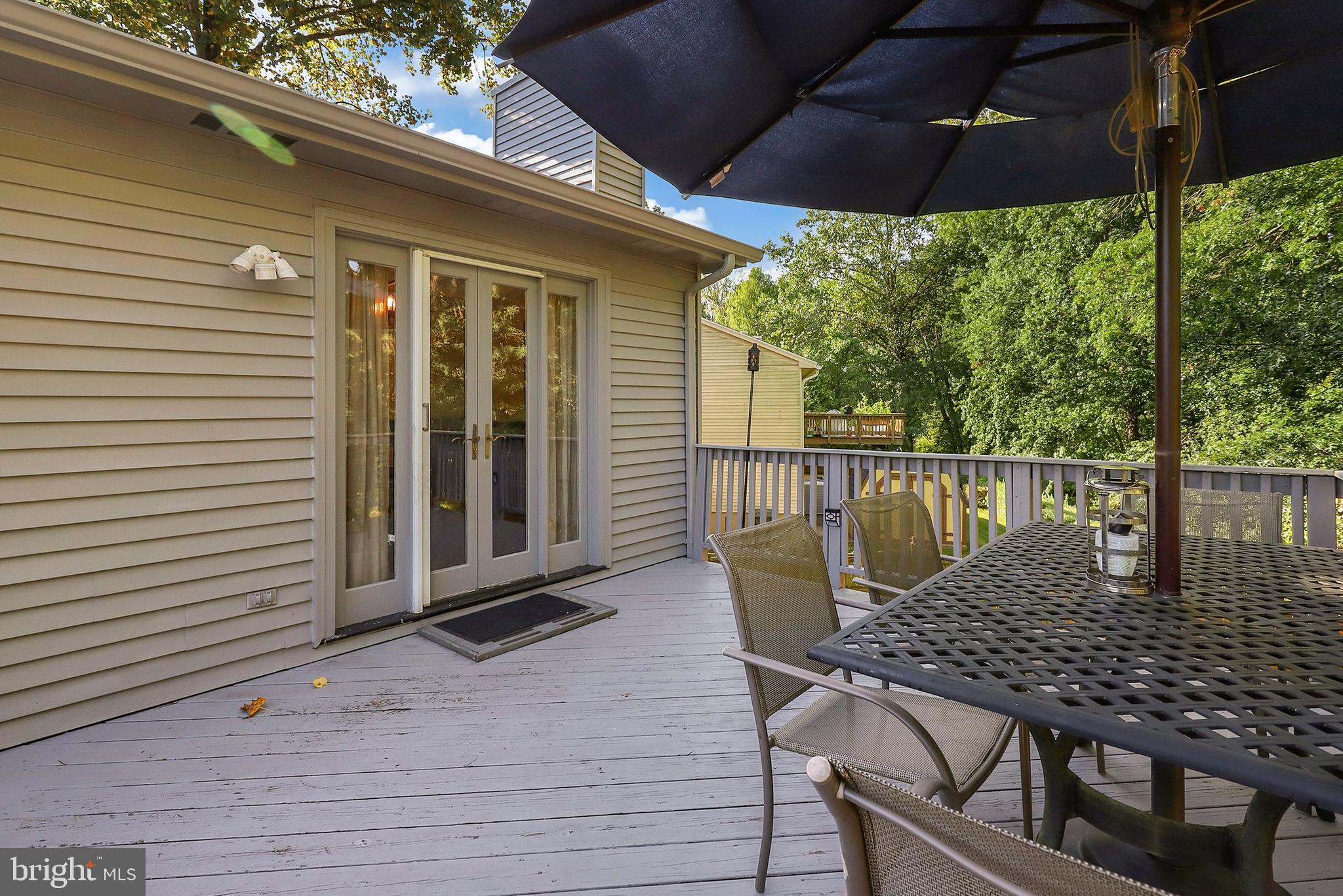7114 Whetstone Road Alexandria, VA 22306 - Photo 29 of 35 Back Deck - Upper Level (Off Dining Room)
