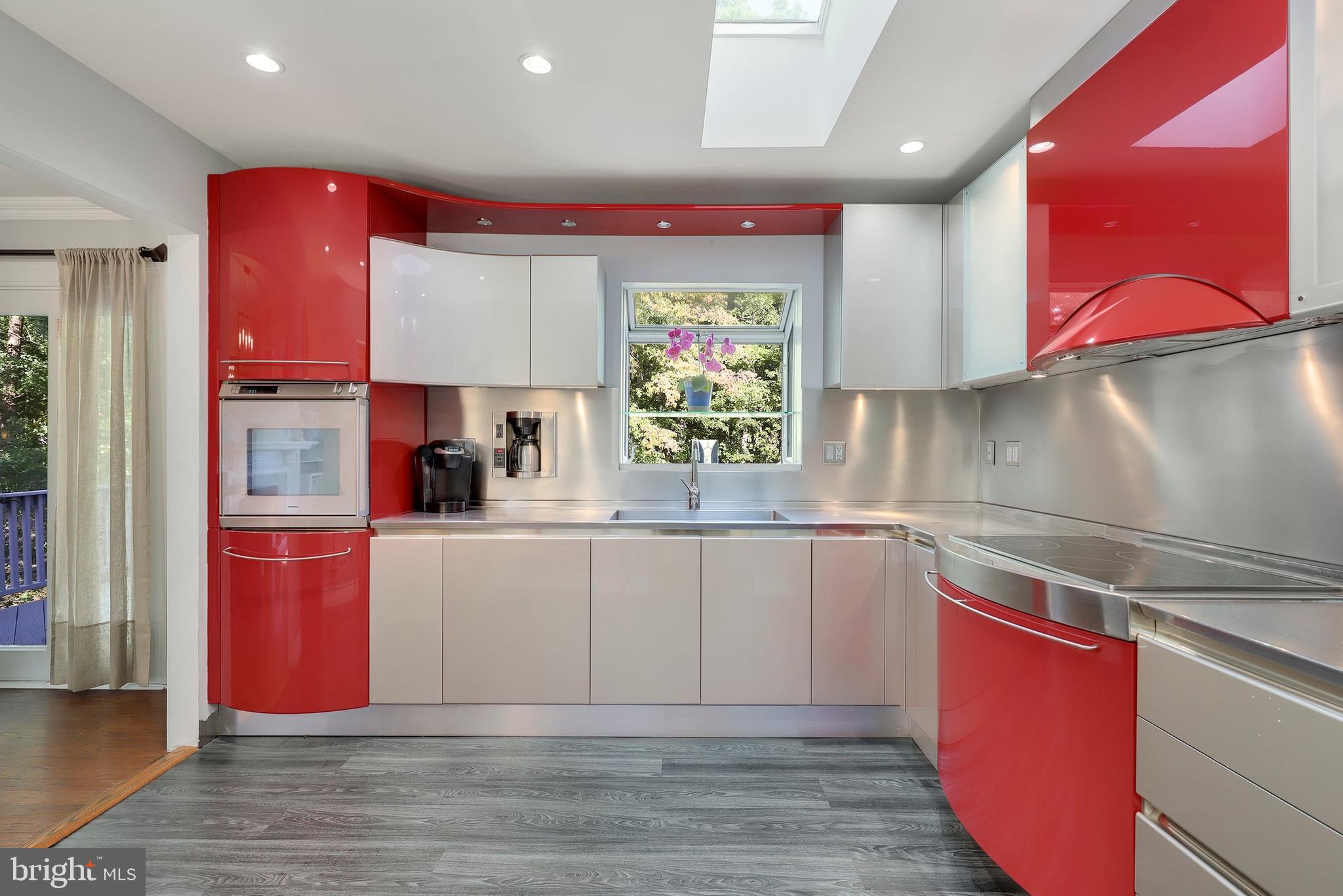 7114 Whetstone Road Alexandria, VA 22306 - Photo 9 of 35 Kitchen