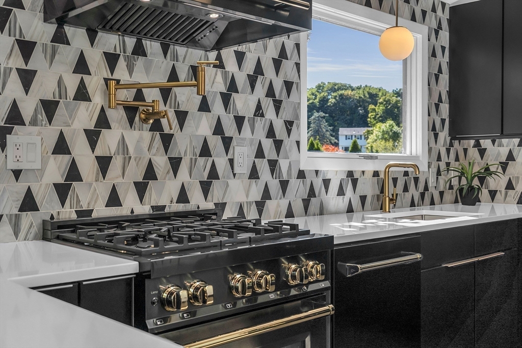 6 Beaver Place Billerica, MA 01821 - Photo 10 of 42