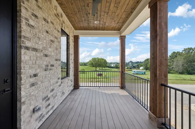 $999,999 | 102 Cardiff Dr Spring Hill North, Thompson's Station, TN 37179