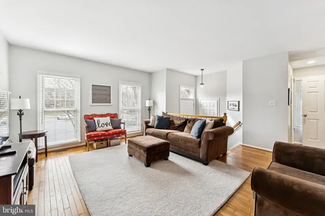 $730,000 | 4026 Nicholas Court, Fairfax, VA 22033