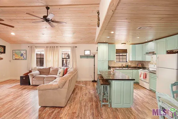 $230,000 | 22460 Chinquapin Avenue, Maurepas, LA 70449