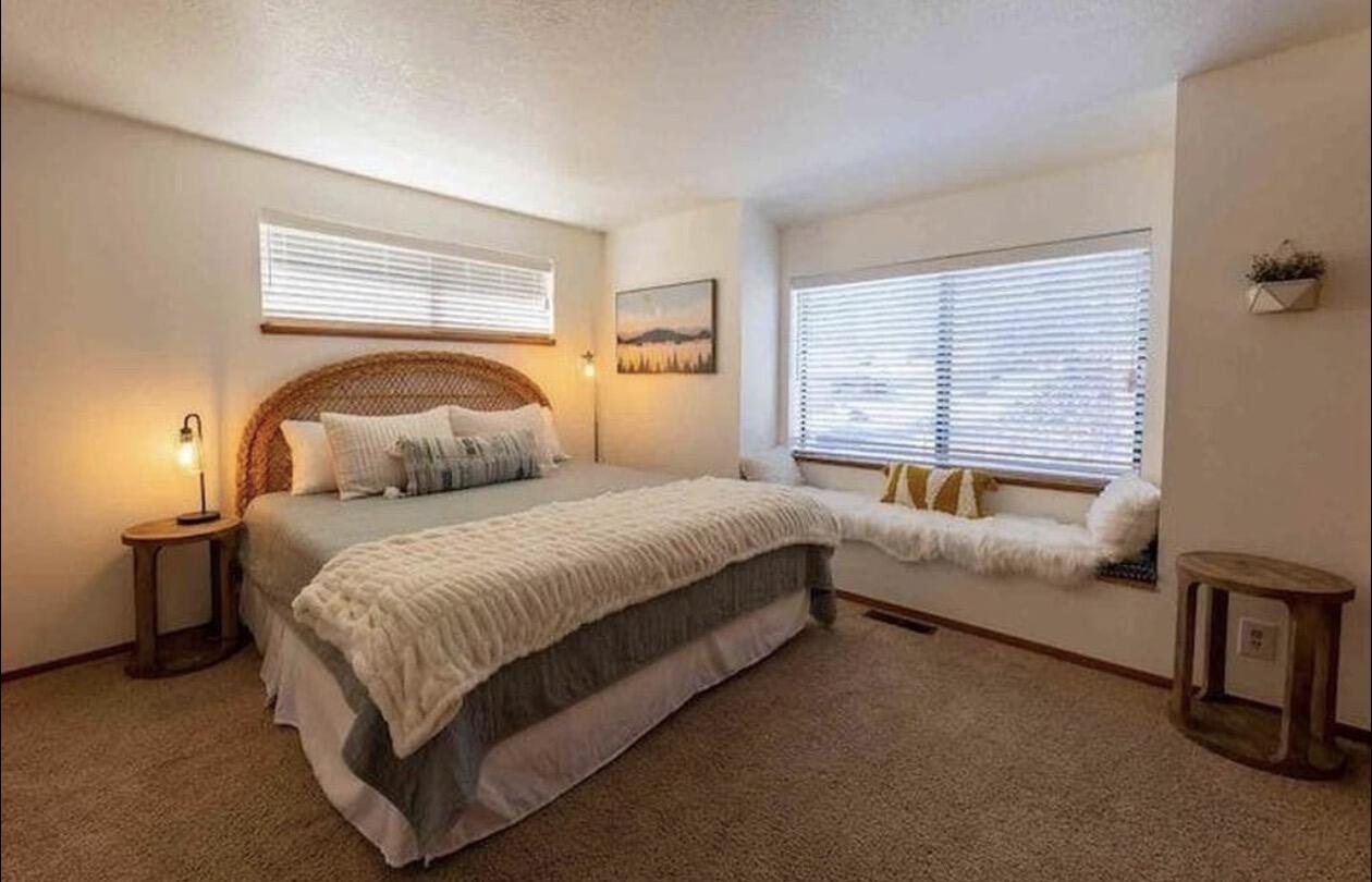 17822 West Core Road, Unit 33 Bend, OR 97707 - Photo 6 of 9 CORE PRIMARY LIGHT