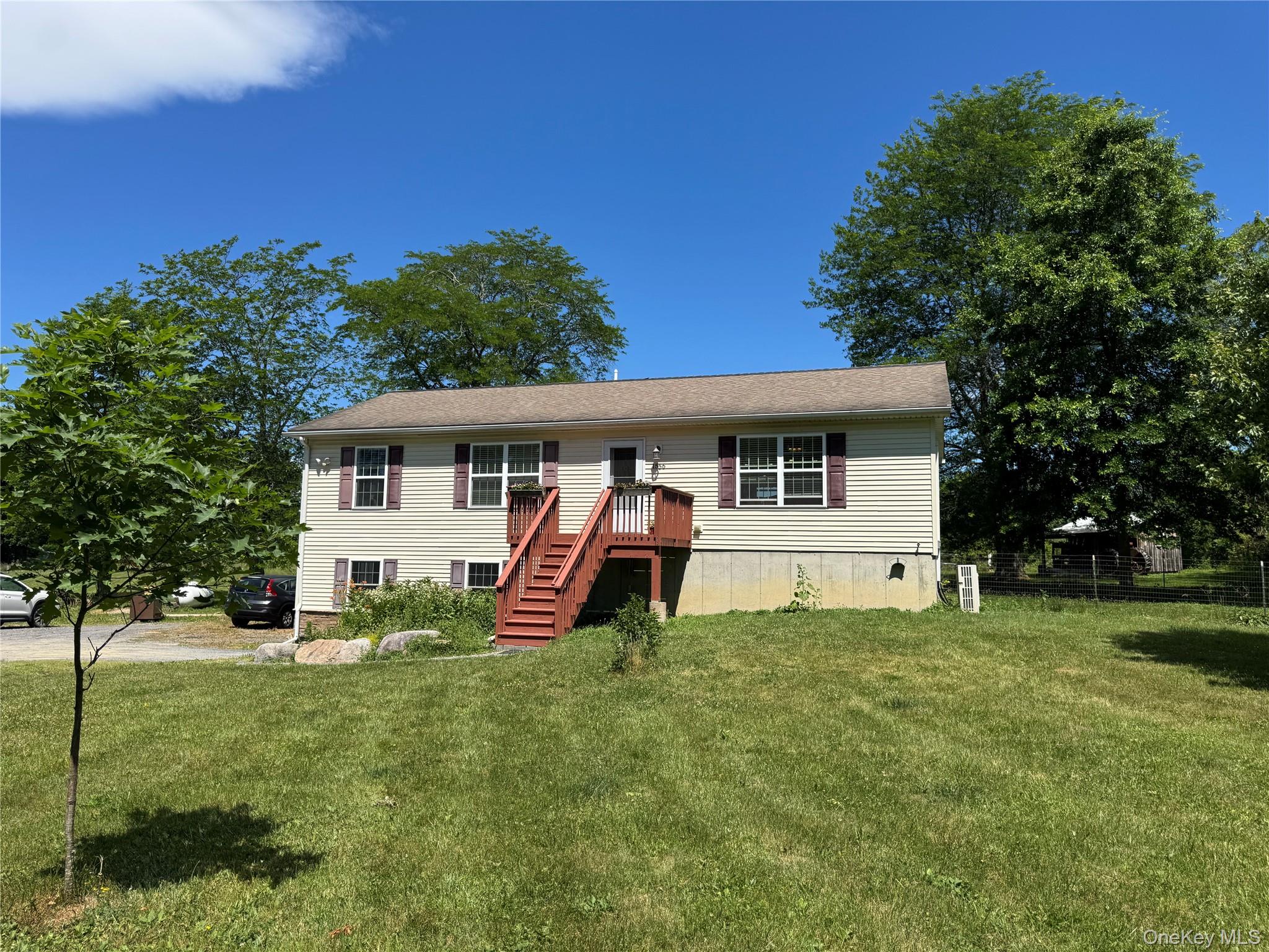 1556 Albany Post Road Wallkill, NY 12589 - Photo 12 of 28