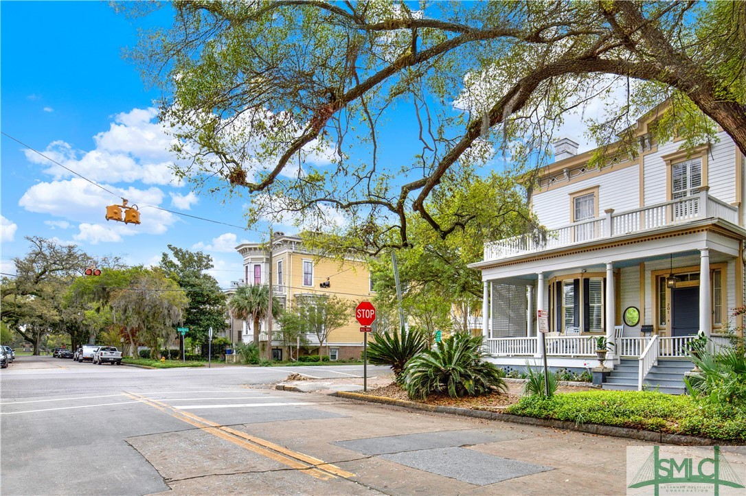 201 West Gwinnett Street Savannah, GA 31401 - Photo 2 of 44