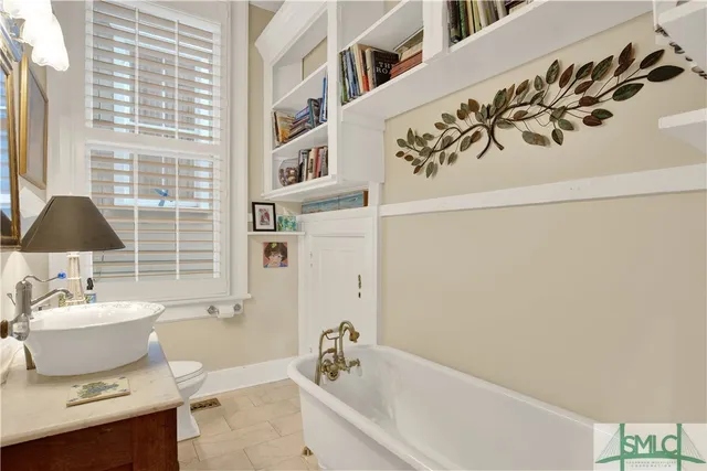 $5,100 | 201 West Gwinnett Street, Savannah, GA 31401