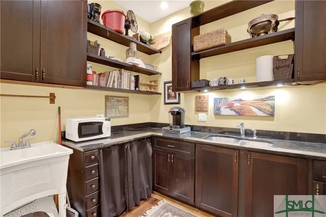 $5,100 | 201 West Gwinnett Street, Savannah, GA 31401