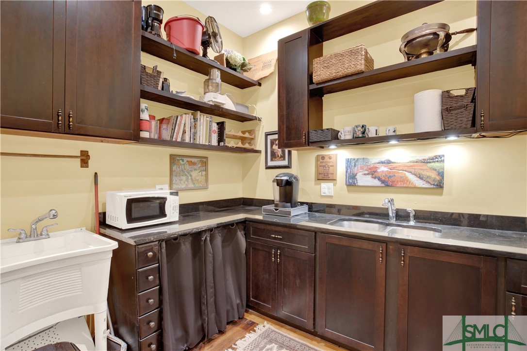 201 West Gwinnett Street Savannah, GA 31401 - Photo 31 of 44