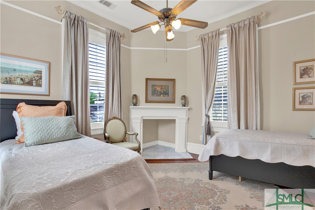 201 West Gwinnett Street Savannah, GA 31401 - Photo 7 of 44