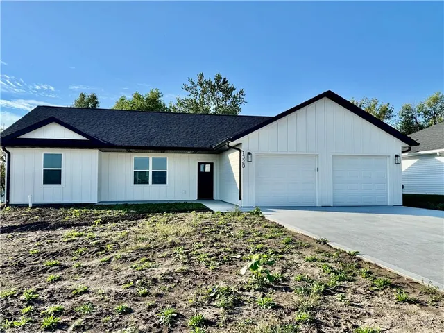 $360,000 | 1320 West 19th Street, Maryville, MO 64468