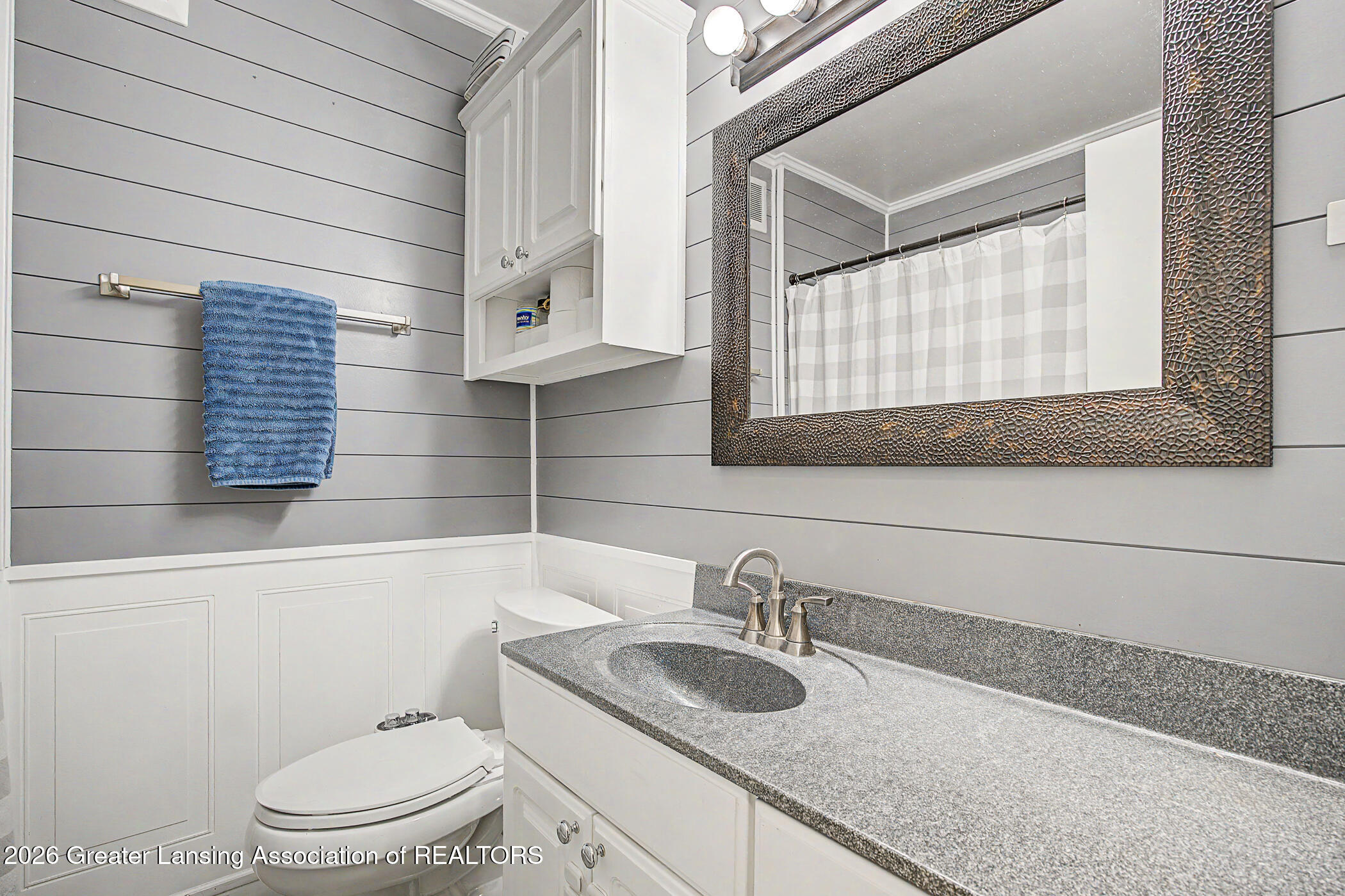 4610 Elizabeth Road Lansing, MI 48917 - Photo 16 of 38 Bathroom