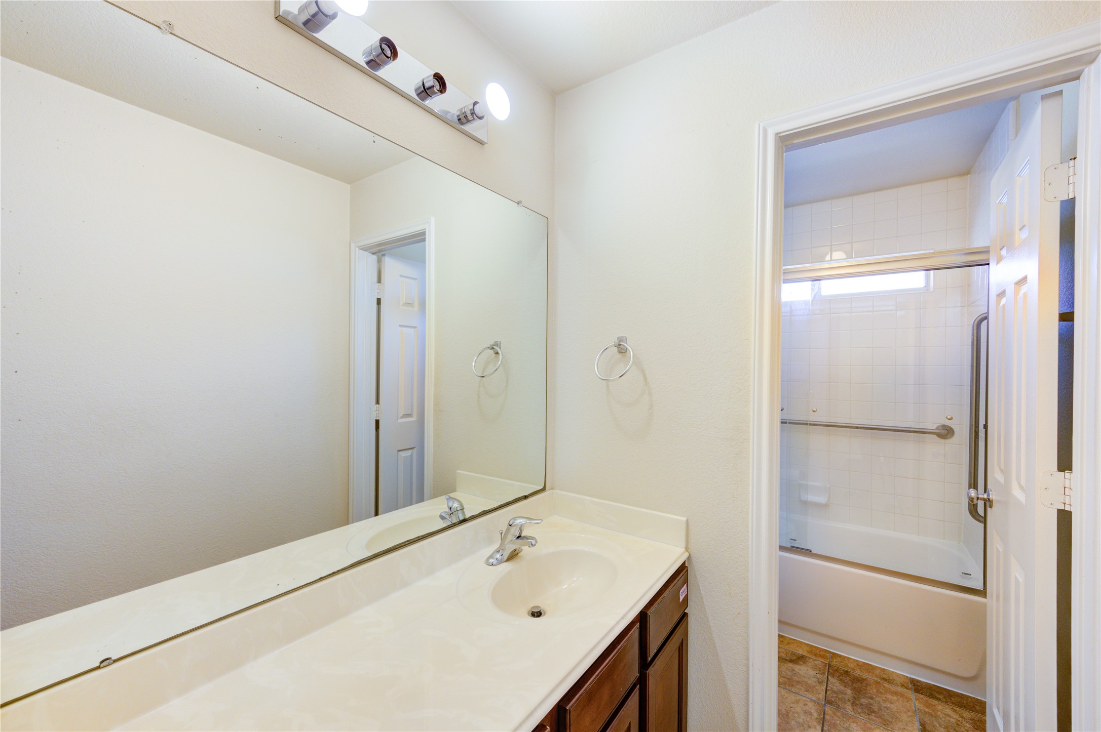 2922 Halcyon Time Trail Houston, TX 77045 - Photo 38 of 50