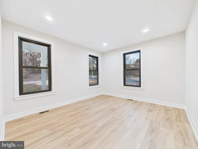 a view of entryway and hall