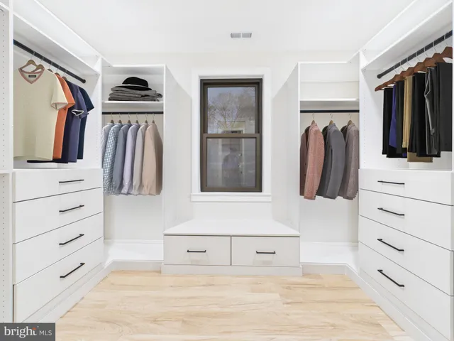 $2,195,995 | 9900 Barbara Ann Lane, Fairfax, VA 22032