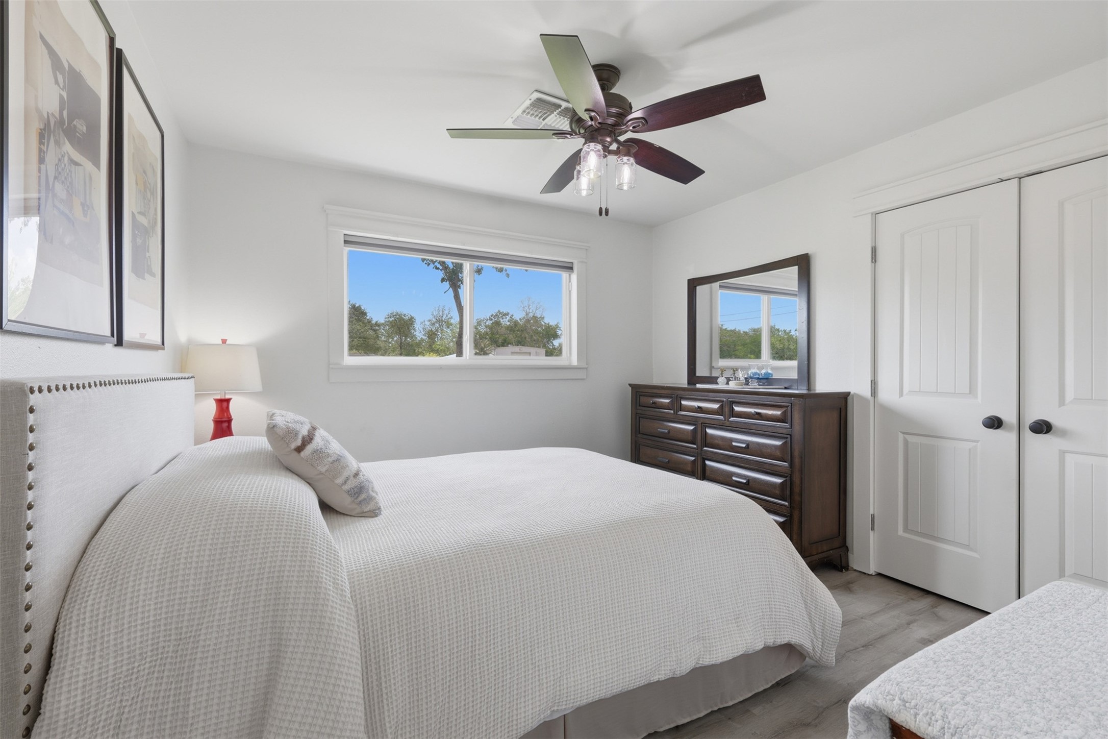 5111 Brookside Road Pearland, TX 77581 - Photo 19 of 42 third bedroom with lots of natural light