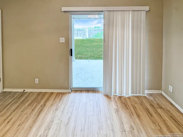 a view of a yard with a big yard