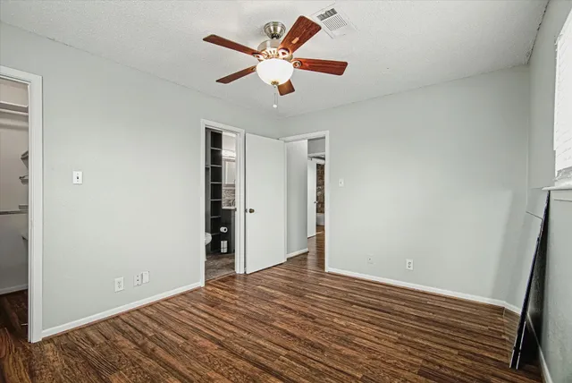 $2,600 | 1190 Sailfish Street, Bayou Vista, TX 77563