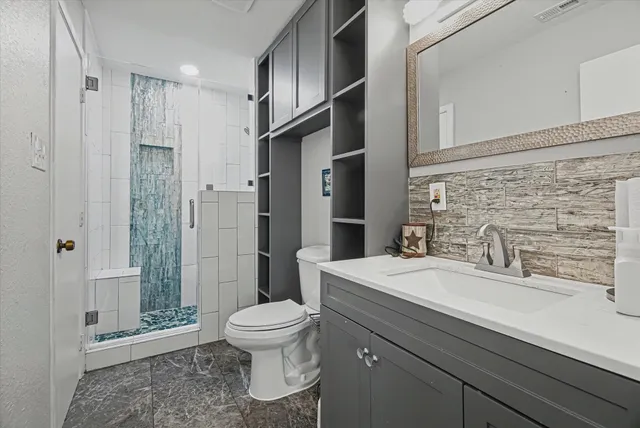 $2,600 | 1190 Sailfish Street, Bayou Vista, TX 77563