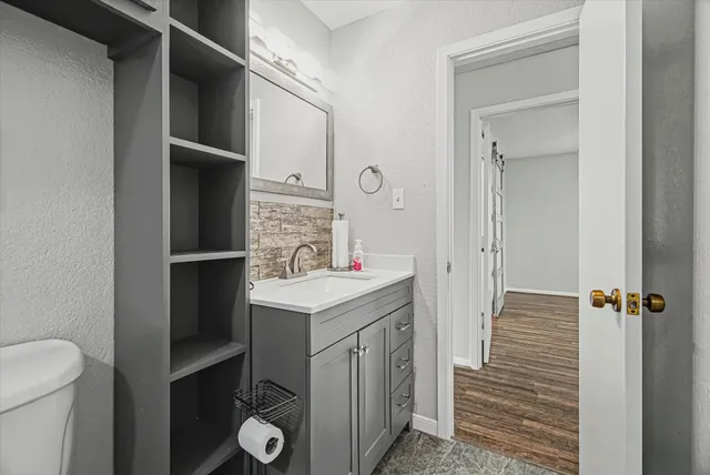 $2,600 | 1190 Sailfish Street, Bayou Vista, TX 77563